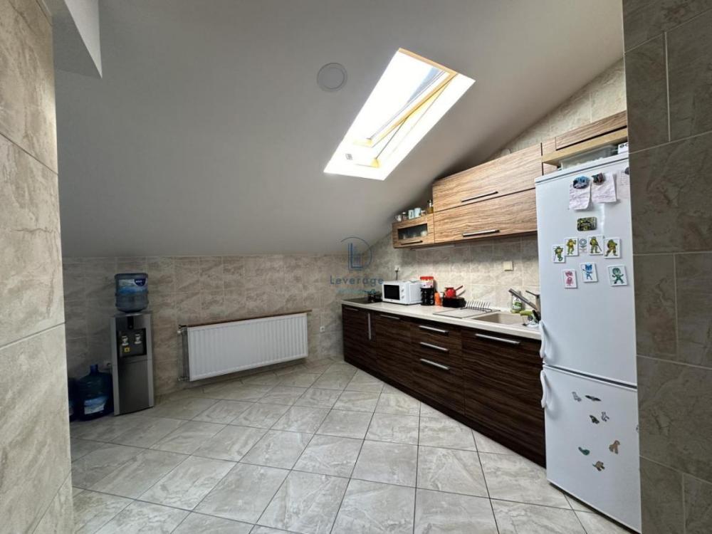 Slika 3 - Crkvena, Četvoroiposoban stan na prodaju, 173m2, 190.000€