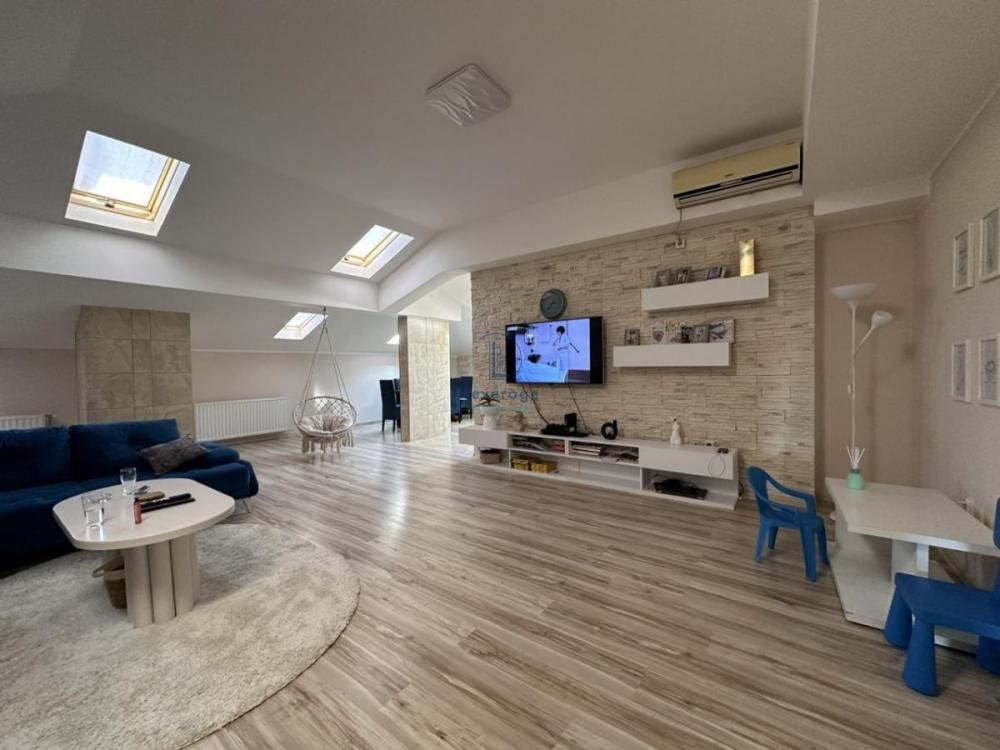 Slika 1 - Crkvena, Četvoroiposoban stan na prodaju, 173m2, 190.000€