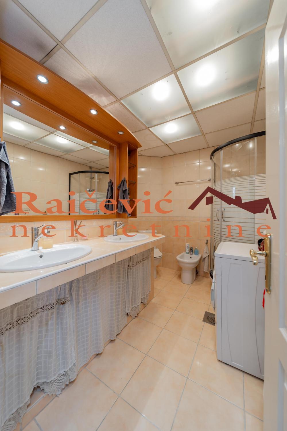 Slika 11 - 22. oktobra, Petosoban stan na prodaju, 158m2, 350.000€