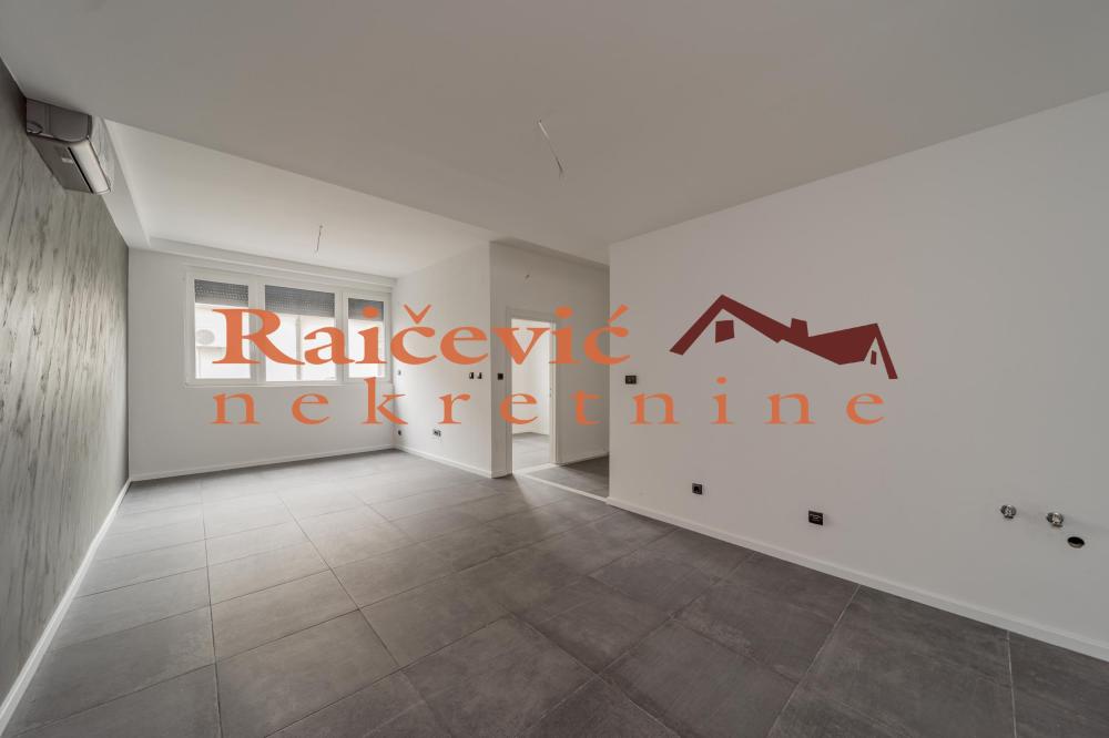 Slika 1 - Milana Rakica, Trosoban stan na prodaju, 72m2, 252.000€