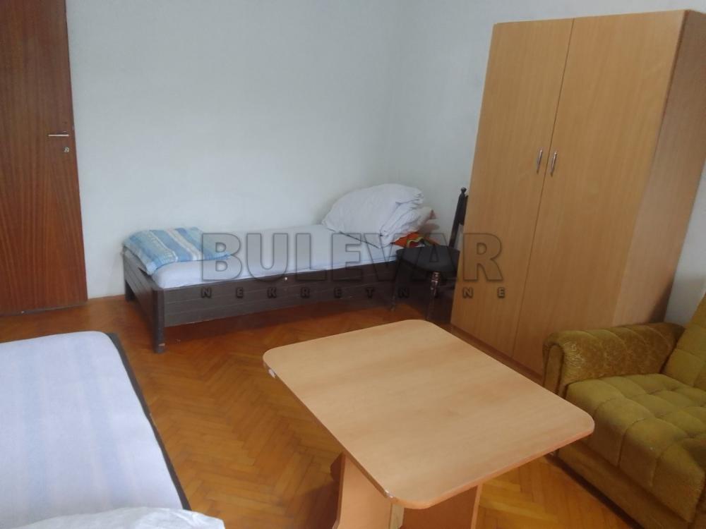 Slika 5 - Bulevar svetog cara, Troiposoban stan za izdavanje, 90m2, 400€