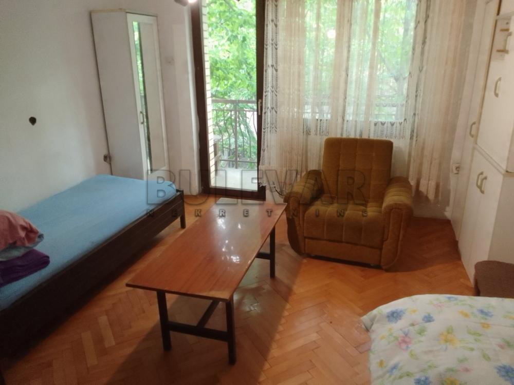 Slika 2 - Bulevar svetog cara, Troiposoban stan za izdavanje, 90m2, 400€