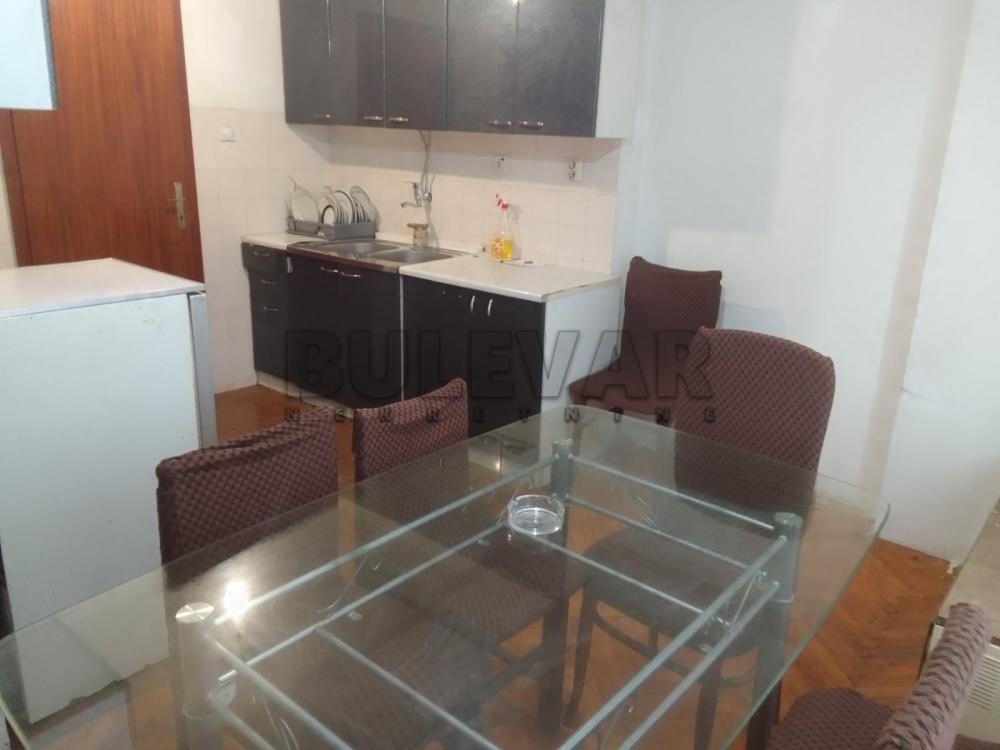 Slika 8 - Bulevar svetog cara, Troiposoban stan za izdavanje, 90m2, 400€