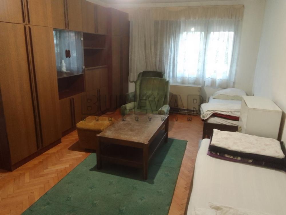 Slika 3 - Bulevar svetog cara, Troiposoban stan za izdavanje, 90m2, 400€