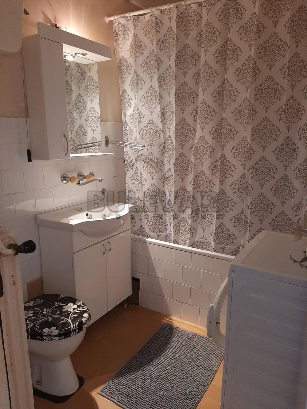 Slika 9 - Patrisa Lumumbe, Trosoban stan za izdavanje, 70m2, 350€