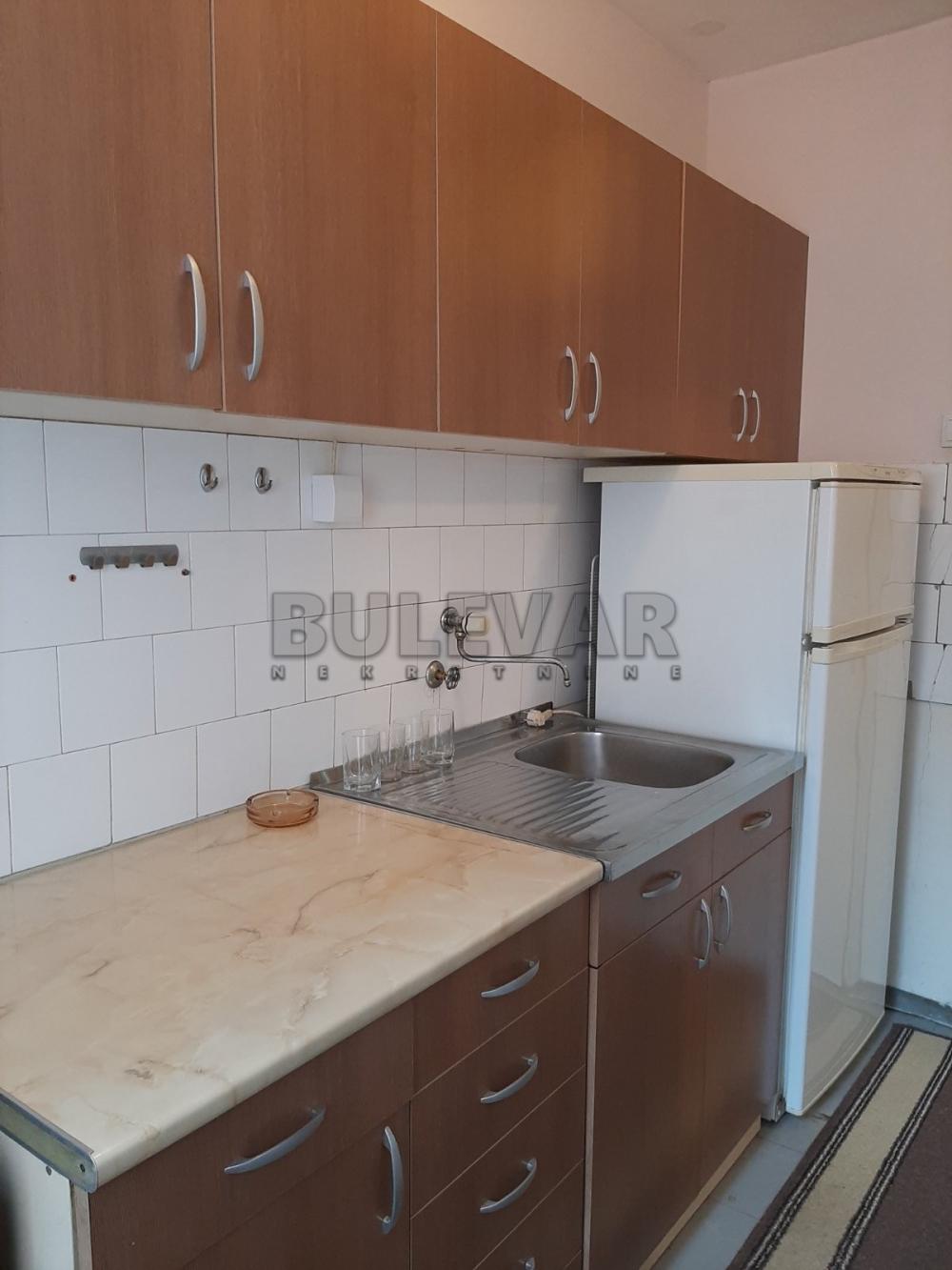 Slika 5 - Patrisa Lumumbe, Trosoban stan za izdavanje, 70m2, 350€