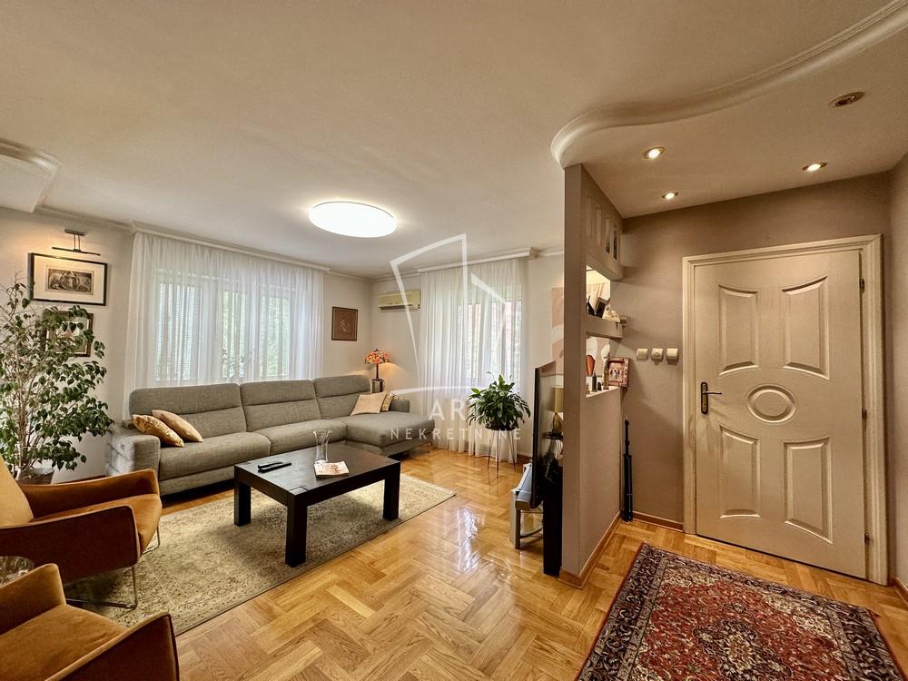 Slika 1 - Svetozara Radojčića, Četvorosoban stan na prodaju, 126m2, 333.900€