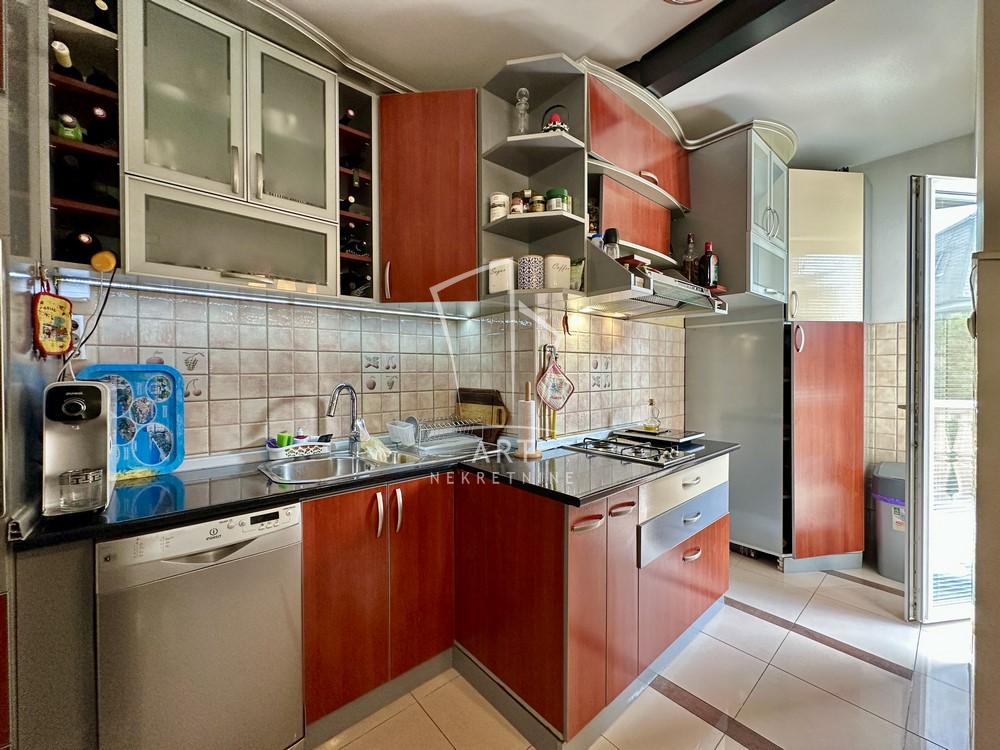 Slika 5 - Svetozara Radojčića, Četvorosoban stan na prodaju, 126m2, 333.900€