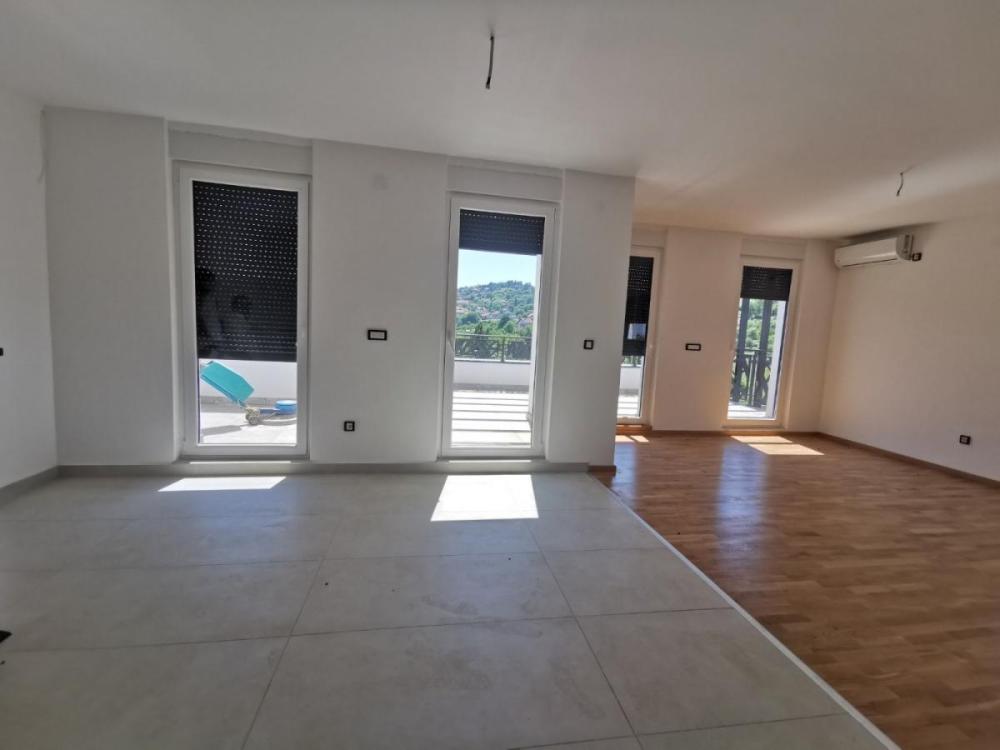 Slika 1 - Četvorosoban stan na prodaju, 124m2, 273.000€