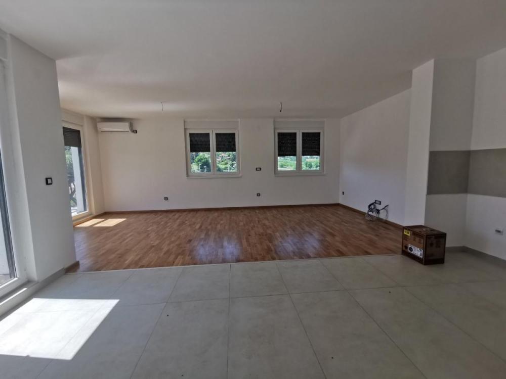 Slika 2 - Četvorosoban stan na prodaju, 124m2, 273.000€