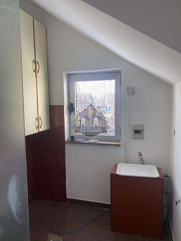 Slika 3 - Ugrinovački put,  Lokal za izdavanje, 480m2, 5.600€