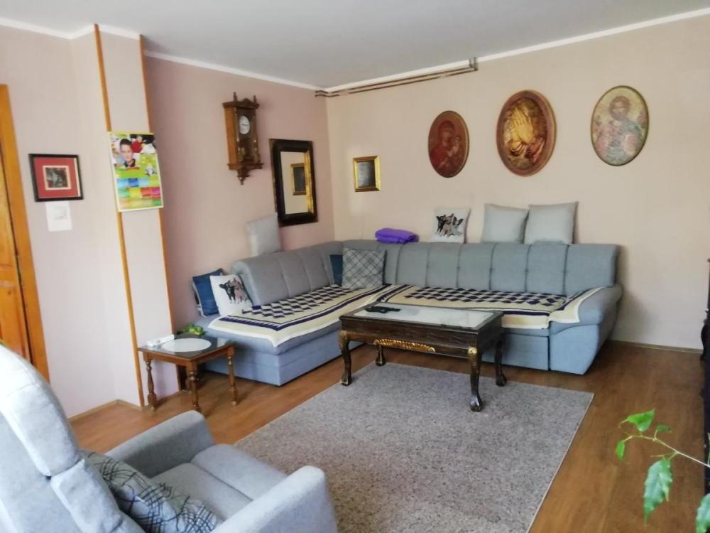 Slika 1 -  Kuća na prodaju, 210m2, 170.000€