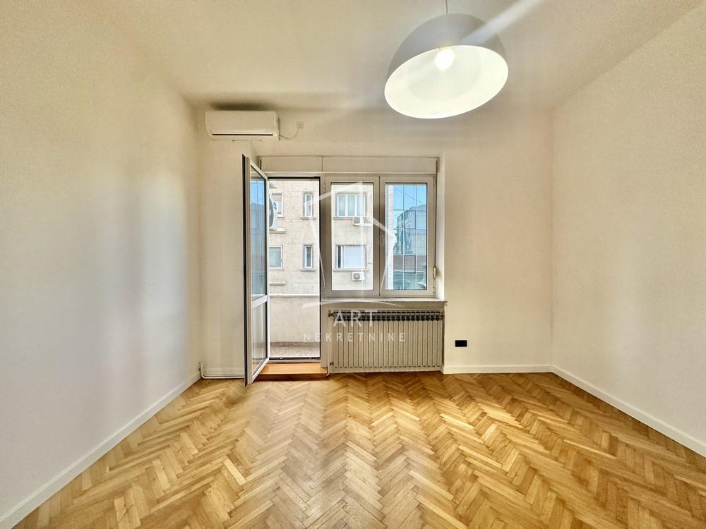 Slika 9 - Dobračina,  Lokal za izdavanje, 81m2, 1.800€