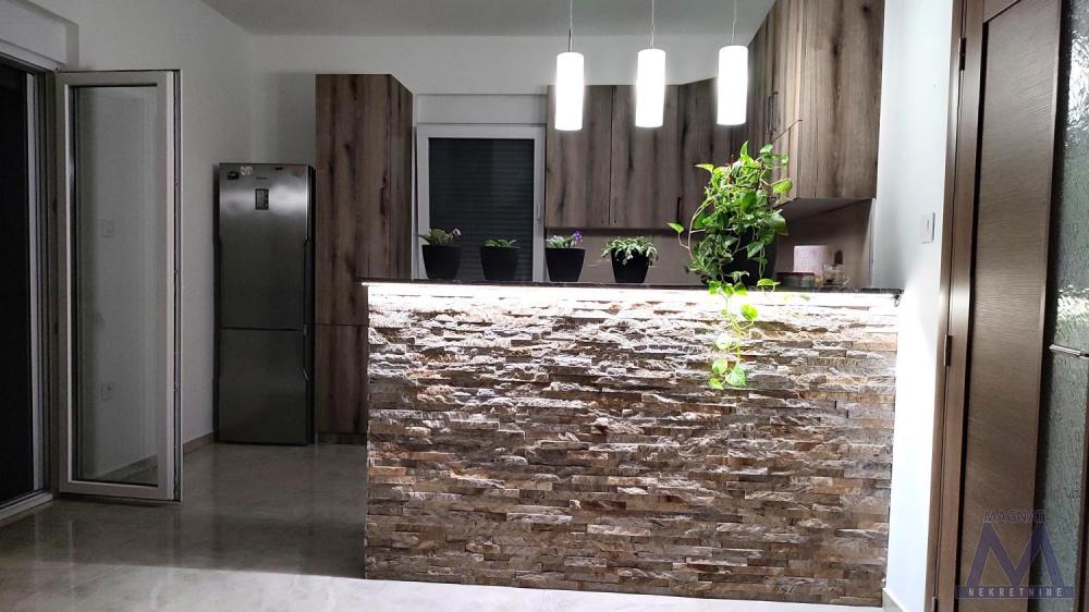 Slika 2 -  Kuća na prodaju, 242m2, 420.000€