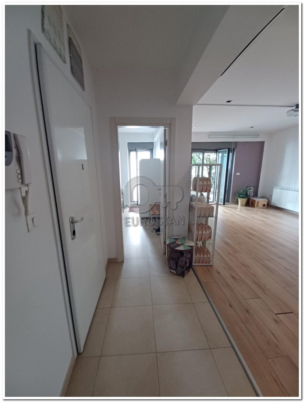 Slika 3 - Stojana Protića,  Lokal za izdavanje, 56m2, 1.250€