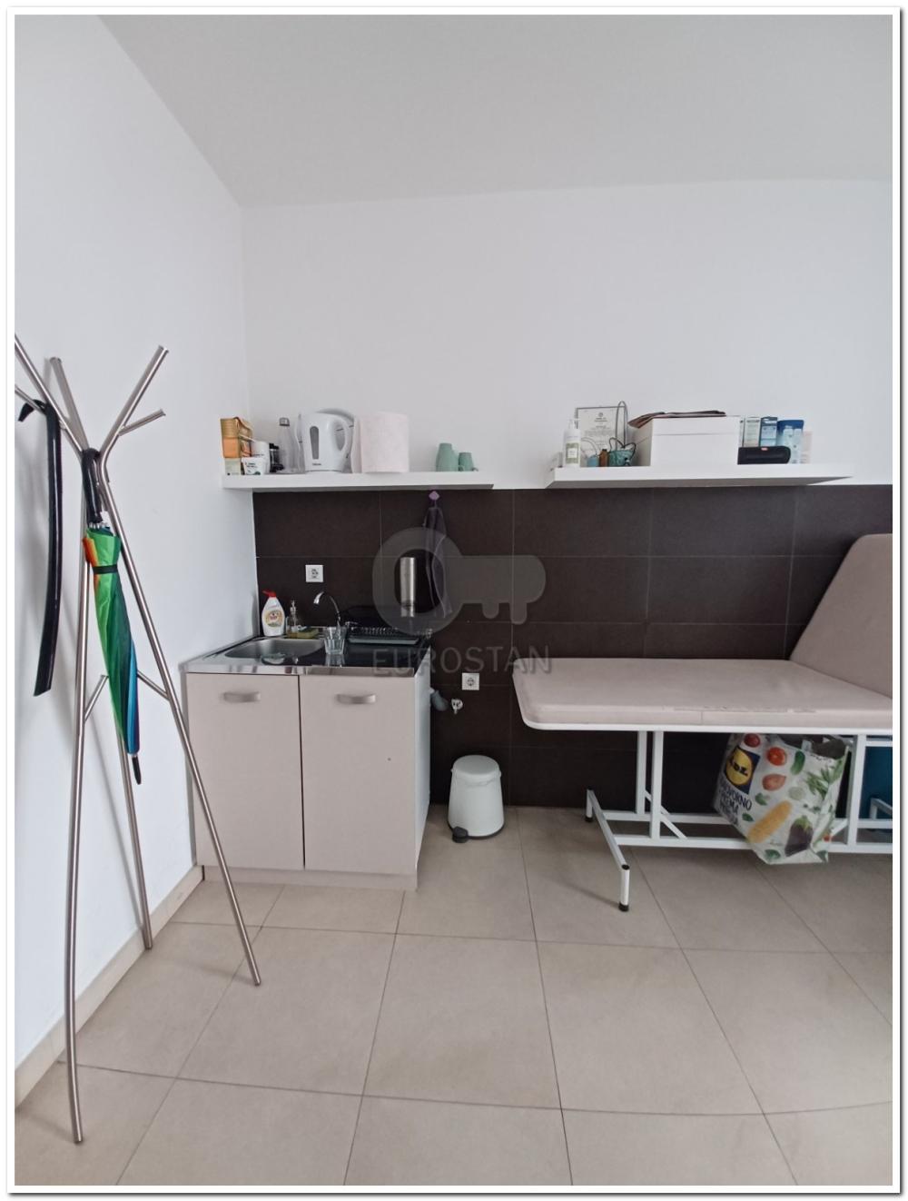 Slika 6 - Stojana Protića,  Lokal za izdavanje, 56m2, 1.250€