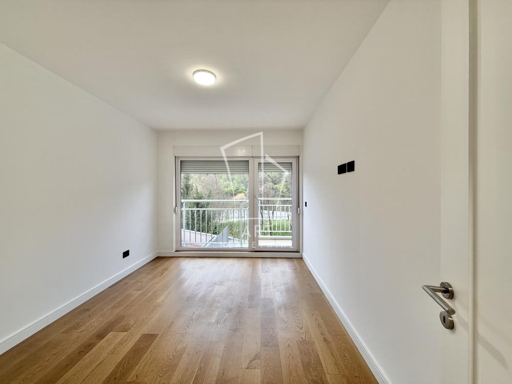 Slika 7 - Miloja Đaka, Trosoban stan na prodaju, 144m2, 435.000€