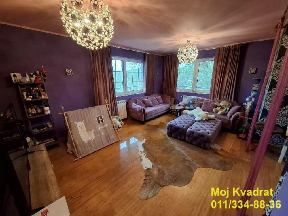 Glavna slika - Kuća na prodaju, 300m2, 390.000€