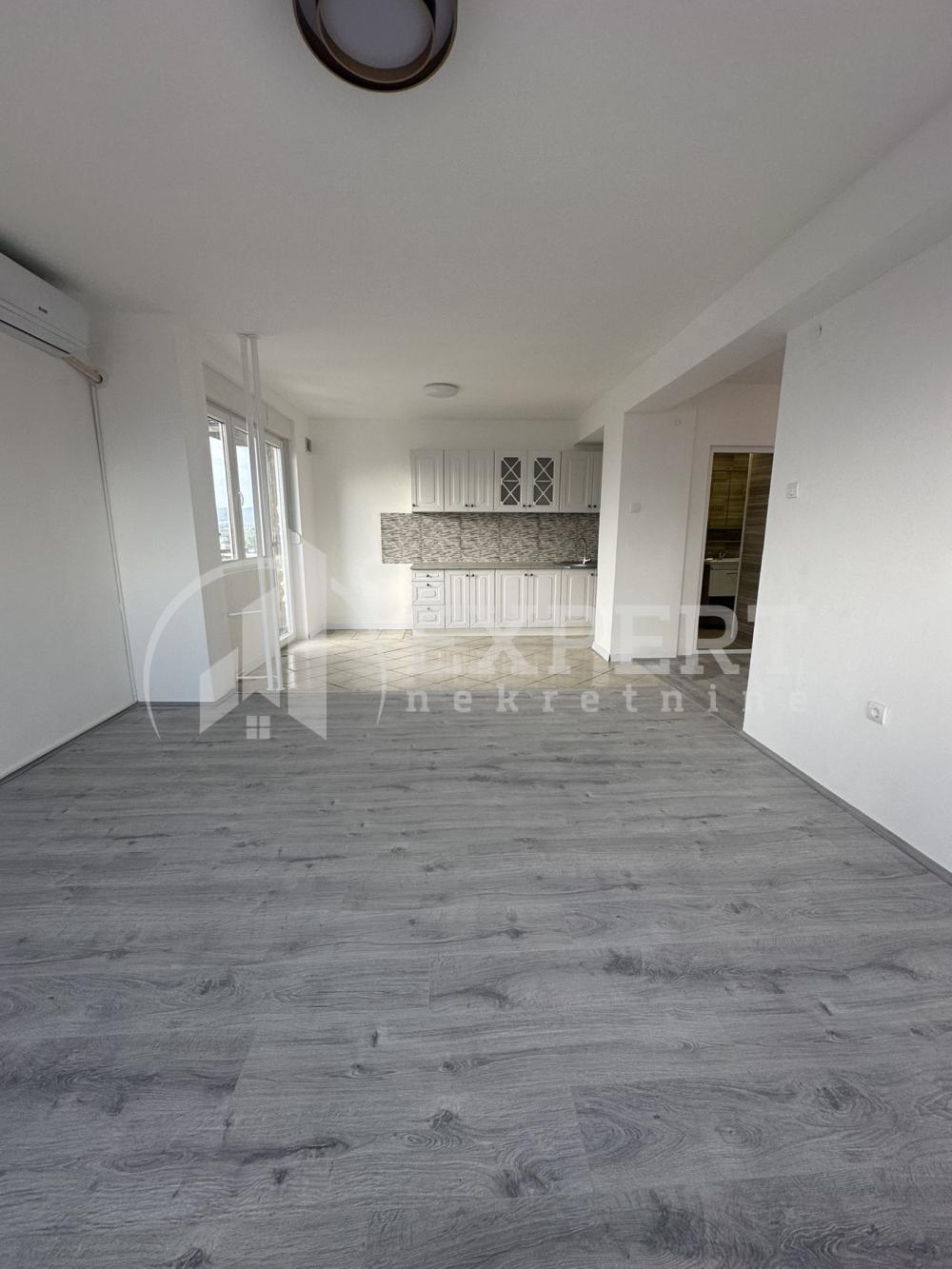 Slika 1 - Sinđelićev trg, Trosoban stan za izdavanje, 72m2, 450€