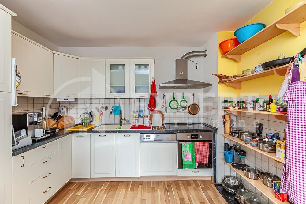 Slika 4 - Miodraga Jovanovića Uče,  Kuća na prodaju, 360m2, 412.400€