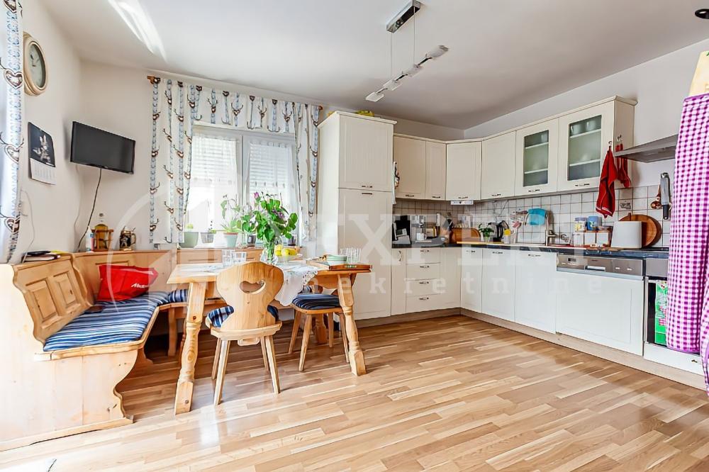 Slika 2 - Miodraga Jovanovića Uče,  Kuća na prodaju, 360m2, 412.400€