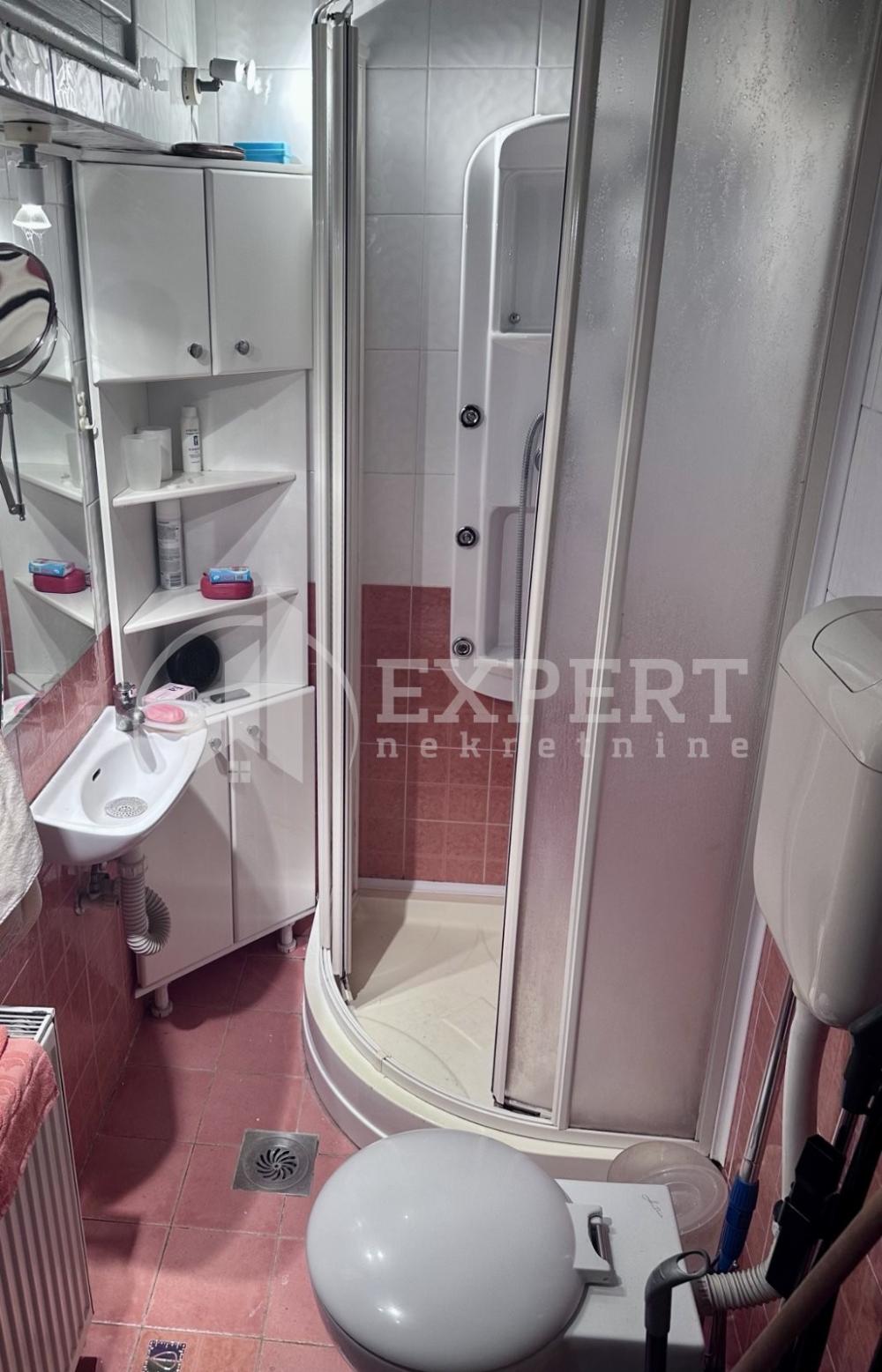 Slika 10 - Karadžićeva,  Lokal za izdavanje, 100m2, 750€