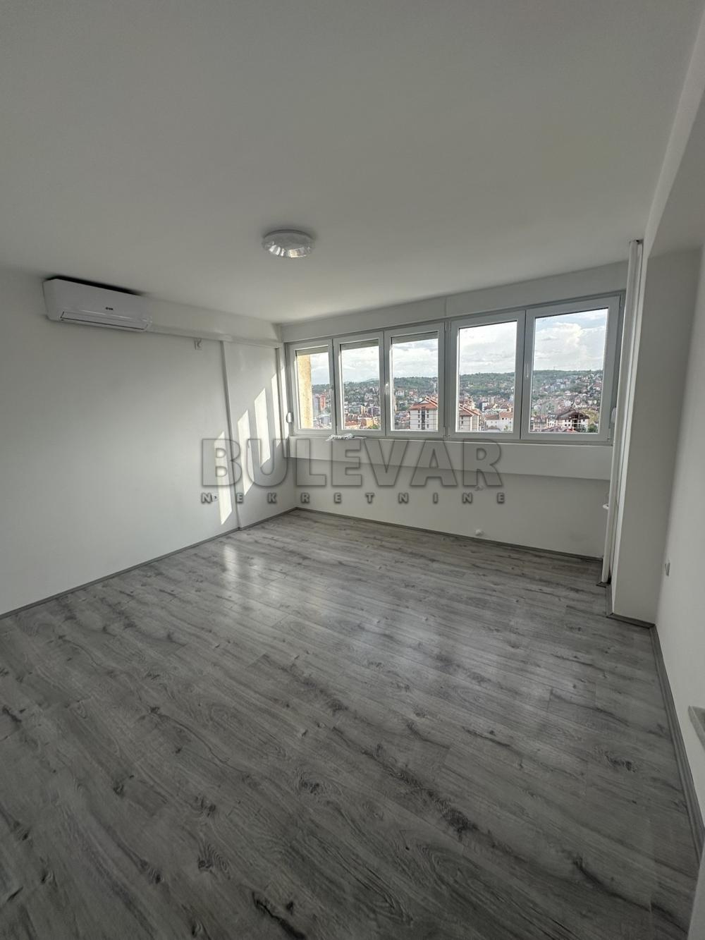 Glavna slika -Sinđelićev trg, Trosoban stan za izdavanje, 72m2, 550€