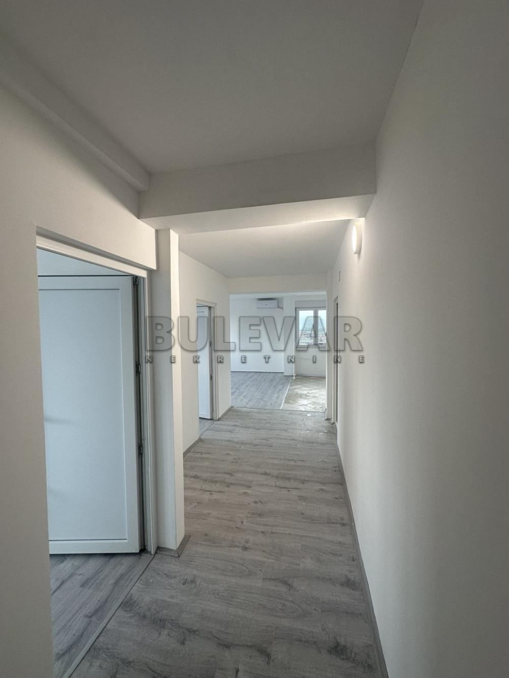 Slika 4 - Sinđelićev trg, Trosoban stan za izdavanje, 72m2, 550€