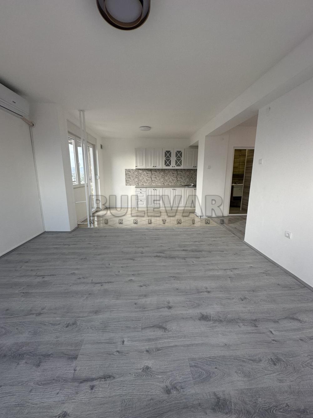 Slika 1 - Sinđelićev trg, Trosoban stan za izdavanje, 72m2, 550€