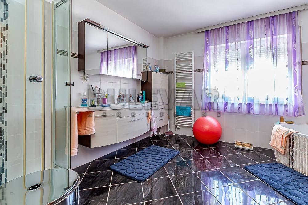 Slika 7 - Miodraga Jovanovića Uče,  Kuća na prodaju, 360m2, 412.400€