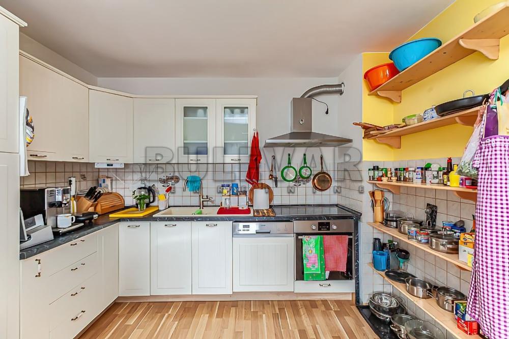 Slika 4 - Miodraga Jovanovića Uče,  Kuća na prodaju, 360m2, 412.400€