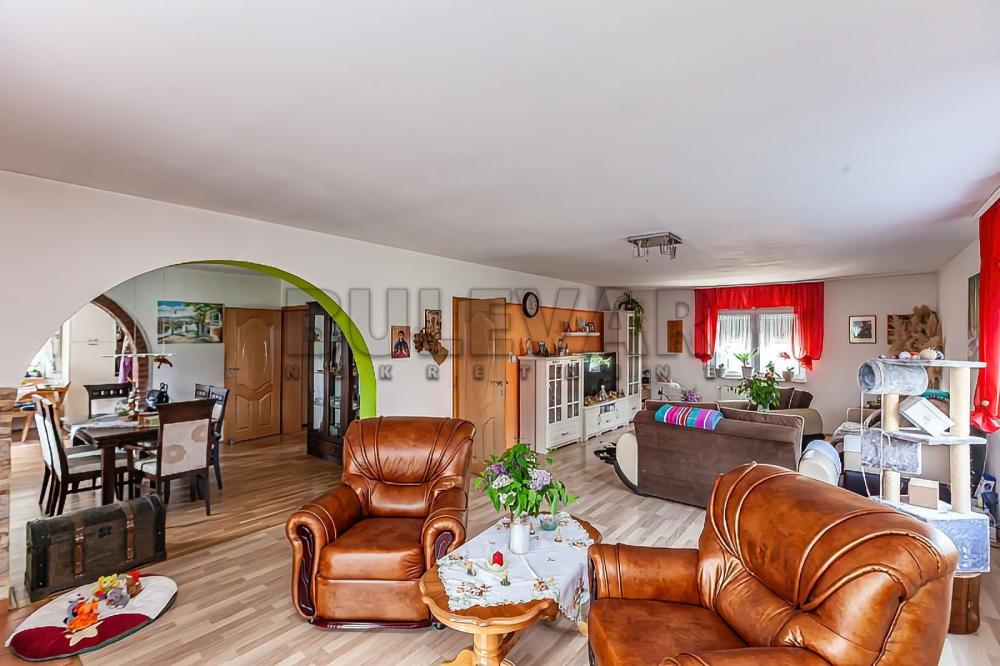 Slika 3 - Miodraga Jovanovića Uče,  Kuća na prodaju, 360m2, 412.400€