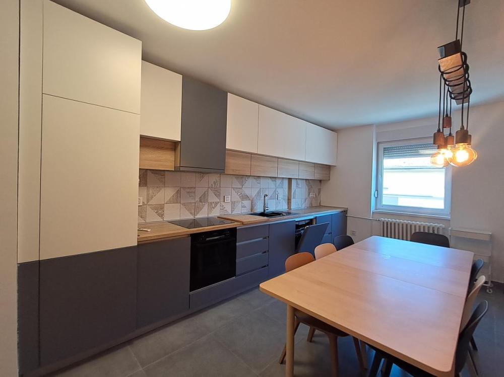 Glavna slika -Četvorosoban stan za izdavanje, 106m2, 1.300€