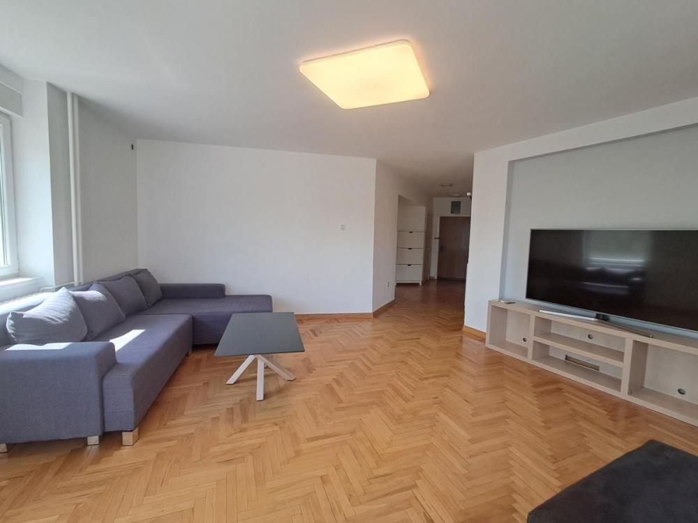 Slika 4 - Četvorosoban stan za izdavanje, 106m2, 1.300€