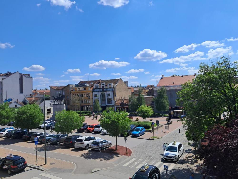 Slika 10 - Četvorosoban stan za izdavanje, 106m2, 1.300€