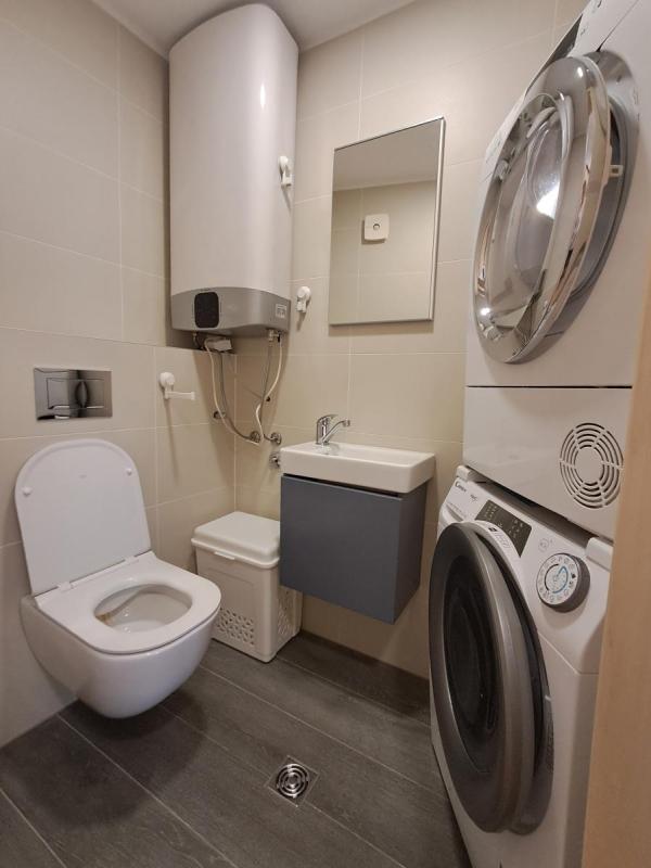 Slika 1 - Četvorosoban stan za izdavanje, 106m2, 1.300€