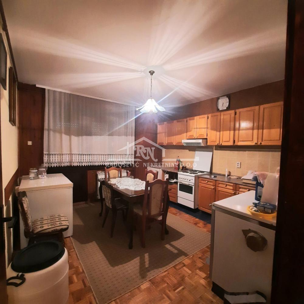 Slika 11 - Lipovačka,  Kuća na prodaju, 219m2, 120.000€