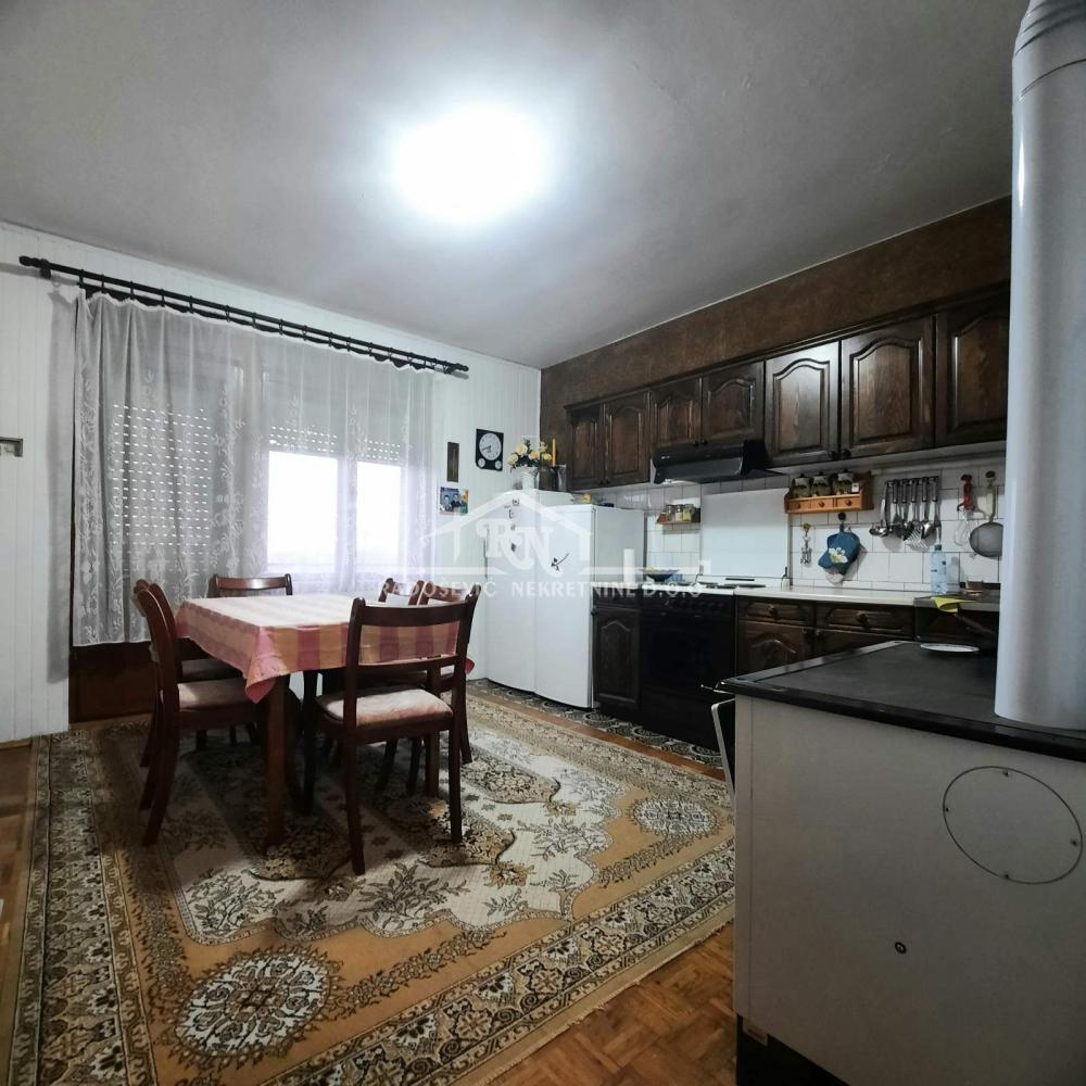 Slika 2 - Lipovačka,  Kuća na prodaju, 219m2, 120.000€