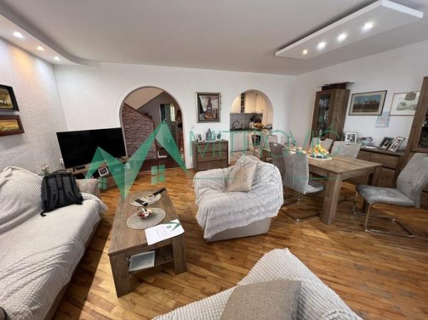 Slika 1 -  Kuća na prodaju, 180m2, 329.600€