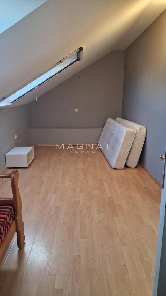 Slika 11 - 22. oktobra, Četvorosoban stan na prodaju, 116m2, 350.000€