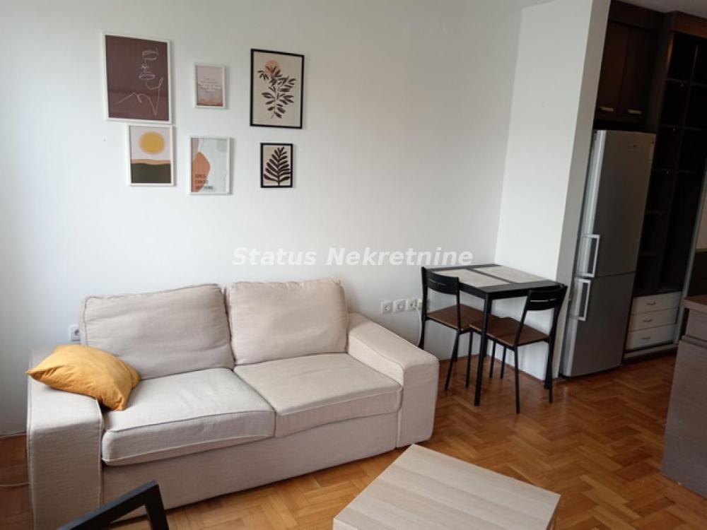 Glavna slika -Jednoiposoban stan za izdavanje, 37m2, 450€