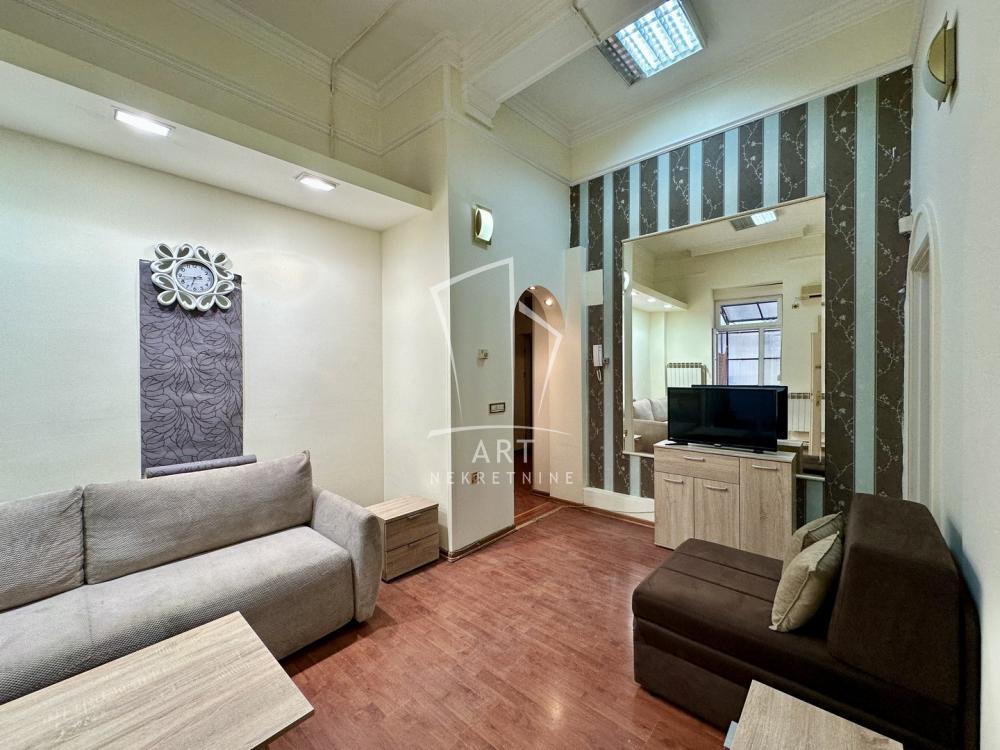 Slika 1 - Nemanjina, Dvosoban stan na prodaju, 42m2, 189.000€