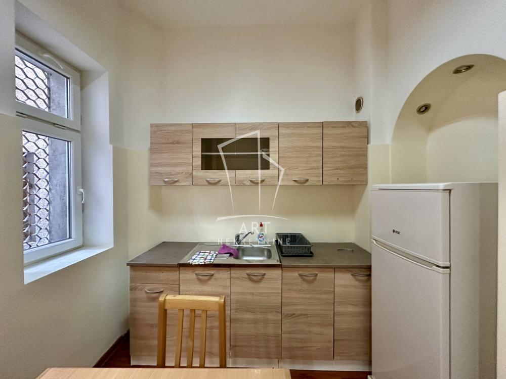 Slika 7 - Nemanjina, Dvosoban stan na prodaju, 42m2, 189.000€