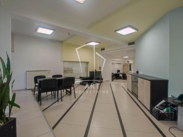 Slika 2 - Tadeuša Košćuška,  Lokal na prodaju, 220m2, 647.000€