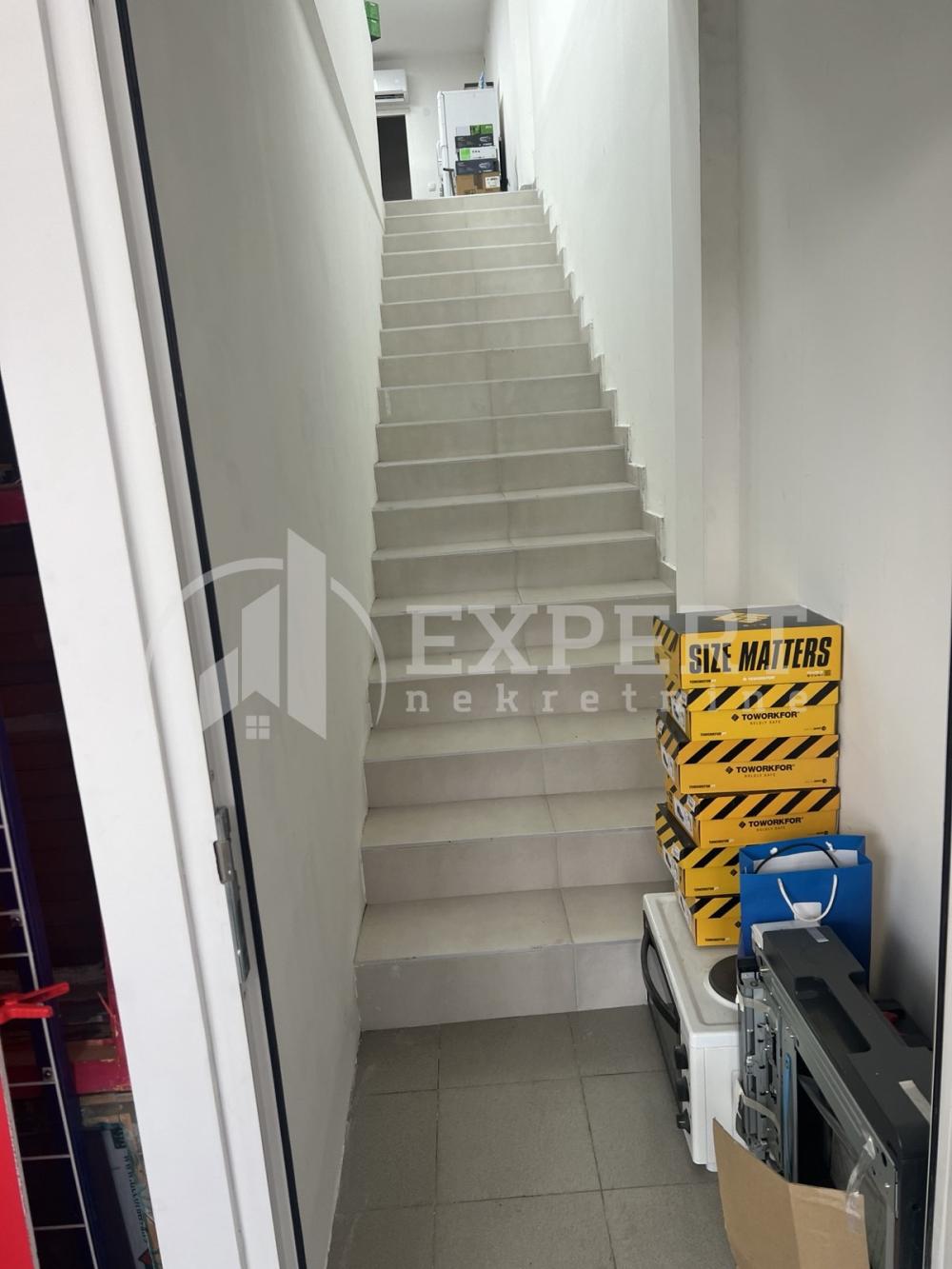 Slika 9 - Bulevar Nikole Tesle,  Lokal za izdavanje, 240m2, 1.200€