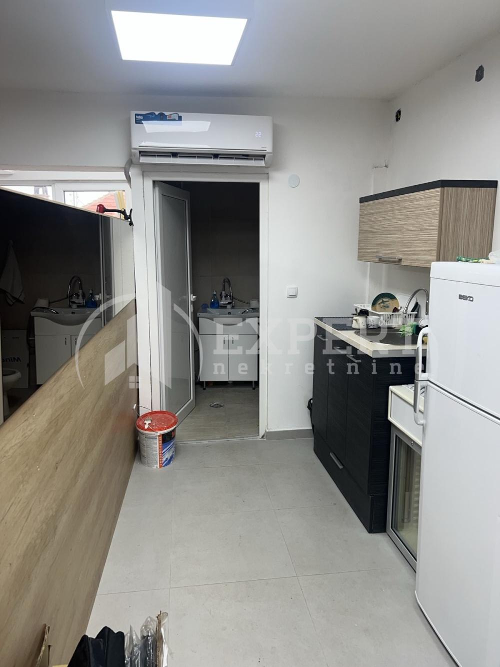 Slika 7 - Bulevar Nikole Tesle,  Lokal za izdavanje, 240m2, 1.200€