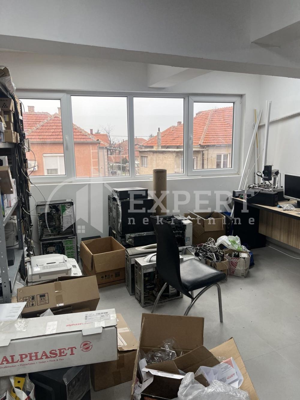 Slika 5 - Bulevar Nikole Tesle,  Lokal za izdavanje, 240m2, 1.200€