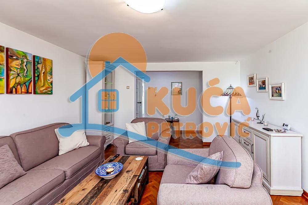Slika 9 - Gutenbergova,  Kuća na prodaju, 383m2, 515.000€