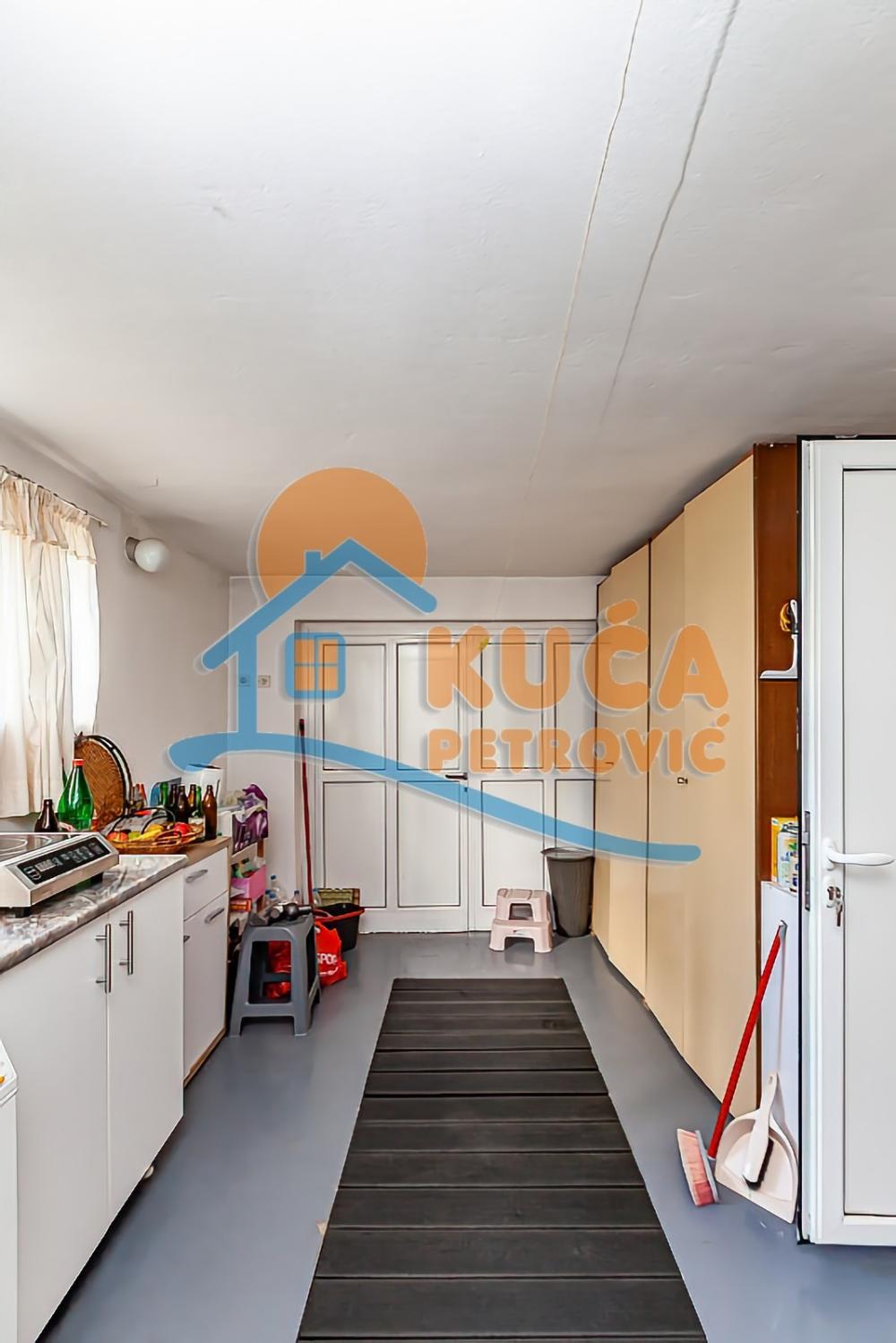 Slika 10 - Gutenbergova,  Kuća na prodaju, 383m2, 515.000€