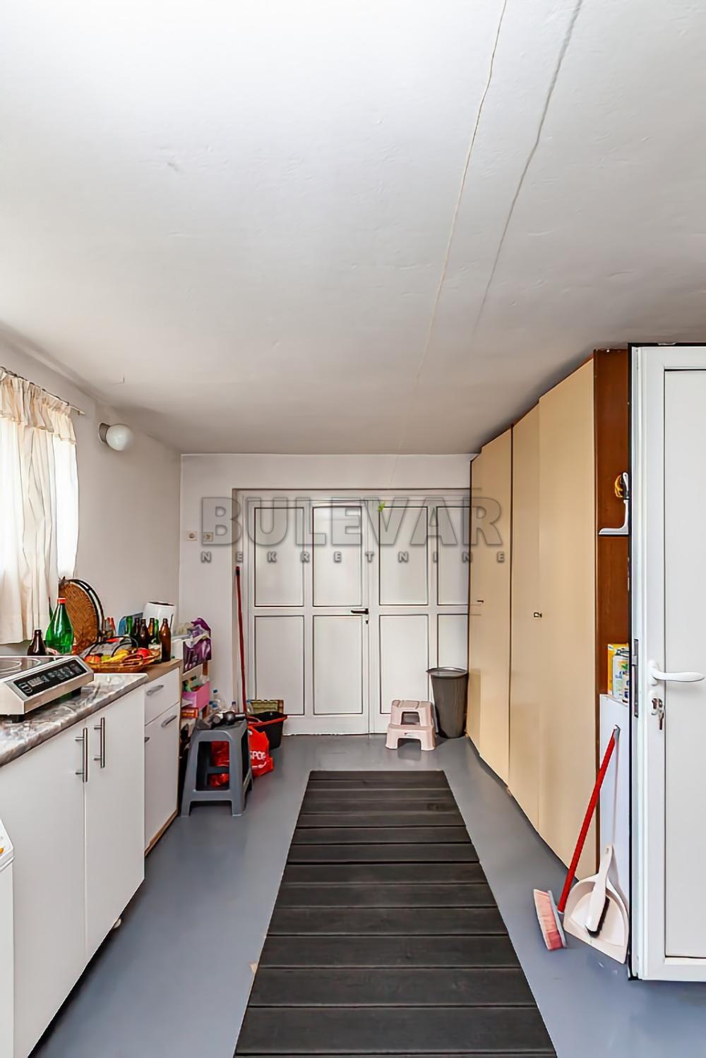 Slika 10 - Gutenbergova,  Kuća na prodaju, 383m2, 515.000€